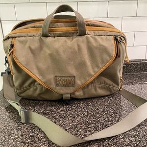 Mystery Ranch 3-Way 22L Expandable Briefcase